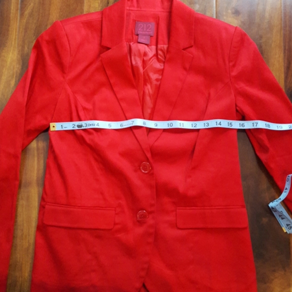 🔥Clearance🔥 New red blazer with 2 button front - Picture 11 of 13